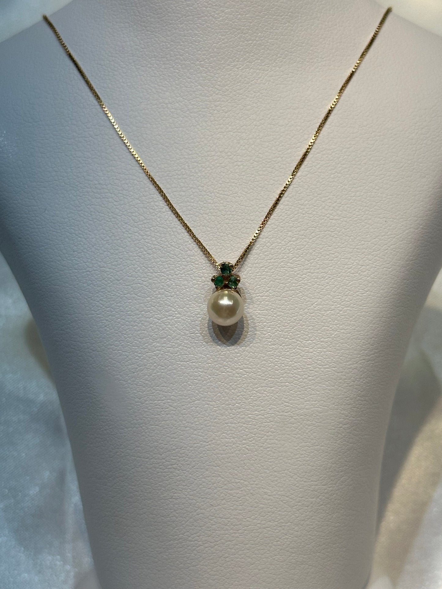 14k dainty Emerald and Pearl Pendant