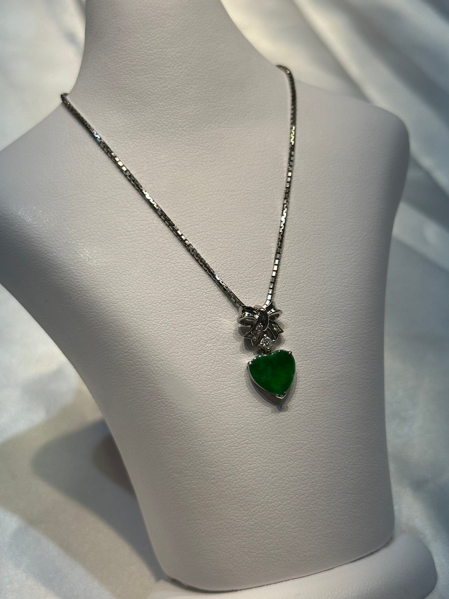 18k gold Jade and Diamond Bow Pendant