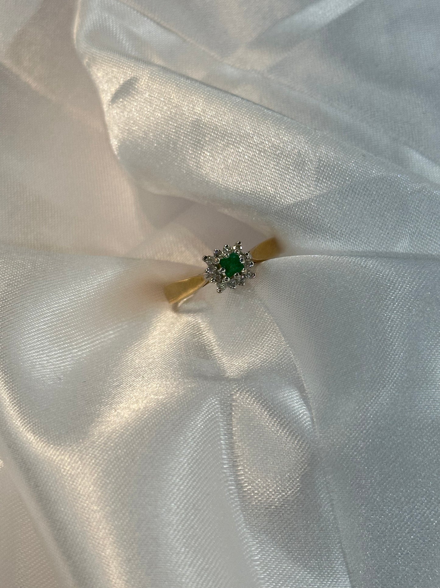 10k Emerald and Diamond Ring - Size 4 3/4