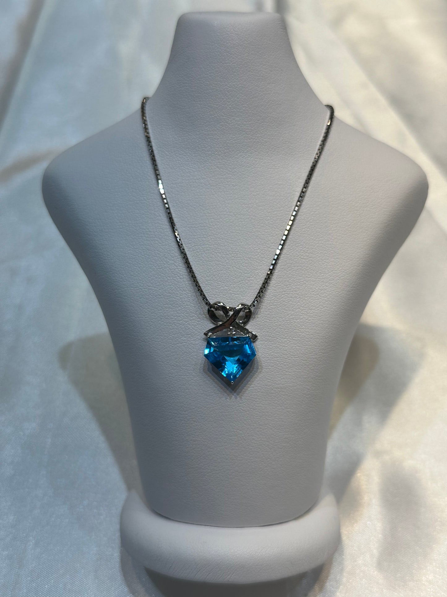 Birthstone 14k gold Blue Topaz Pendant