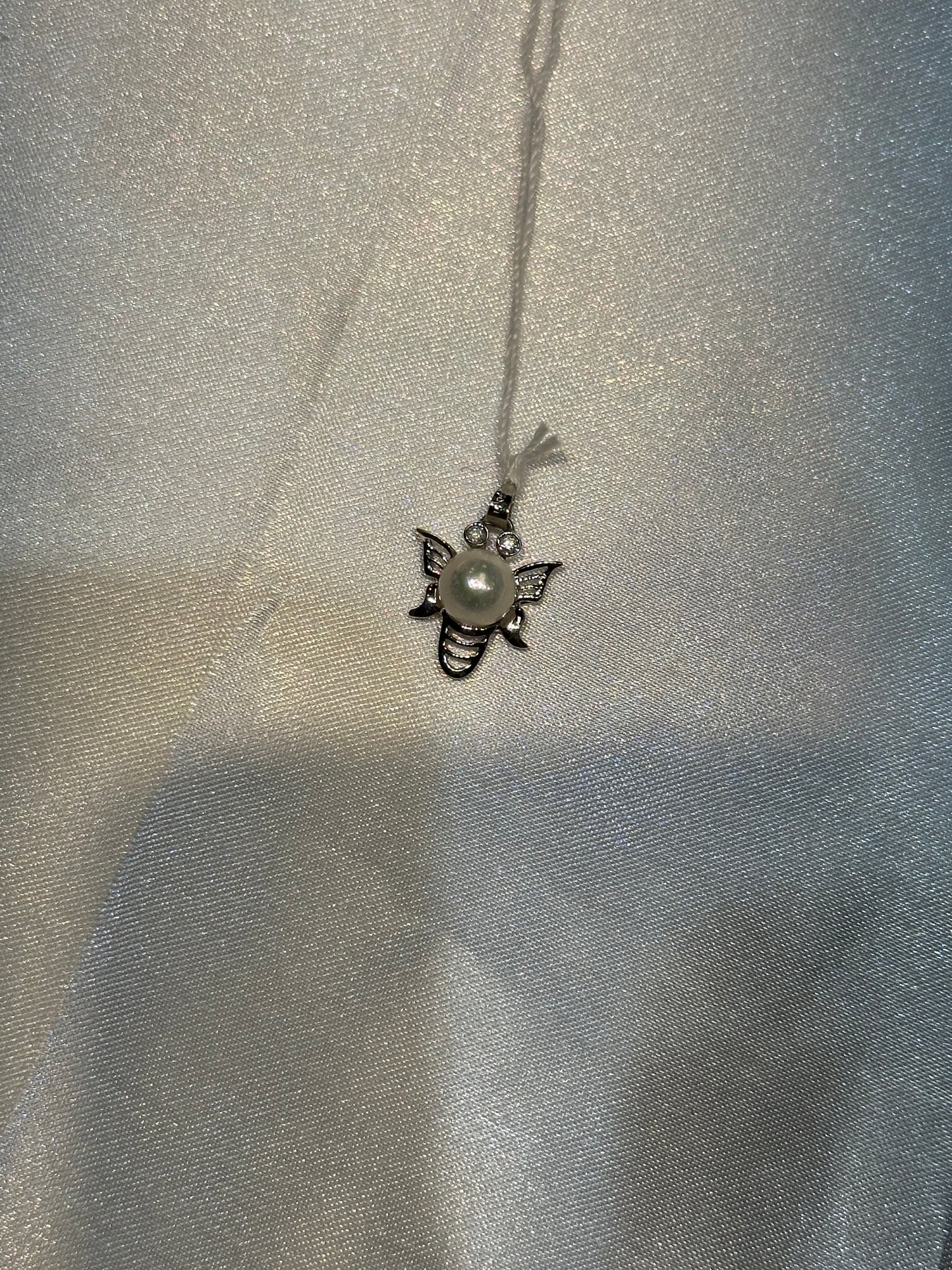 18k gold Japanese Pearl Bumble Bee Pendant