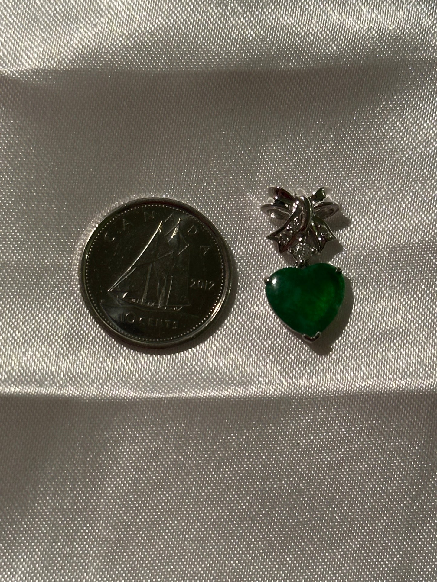 18k gold Jade and Diamond Bow Pendant