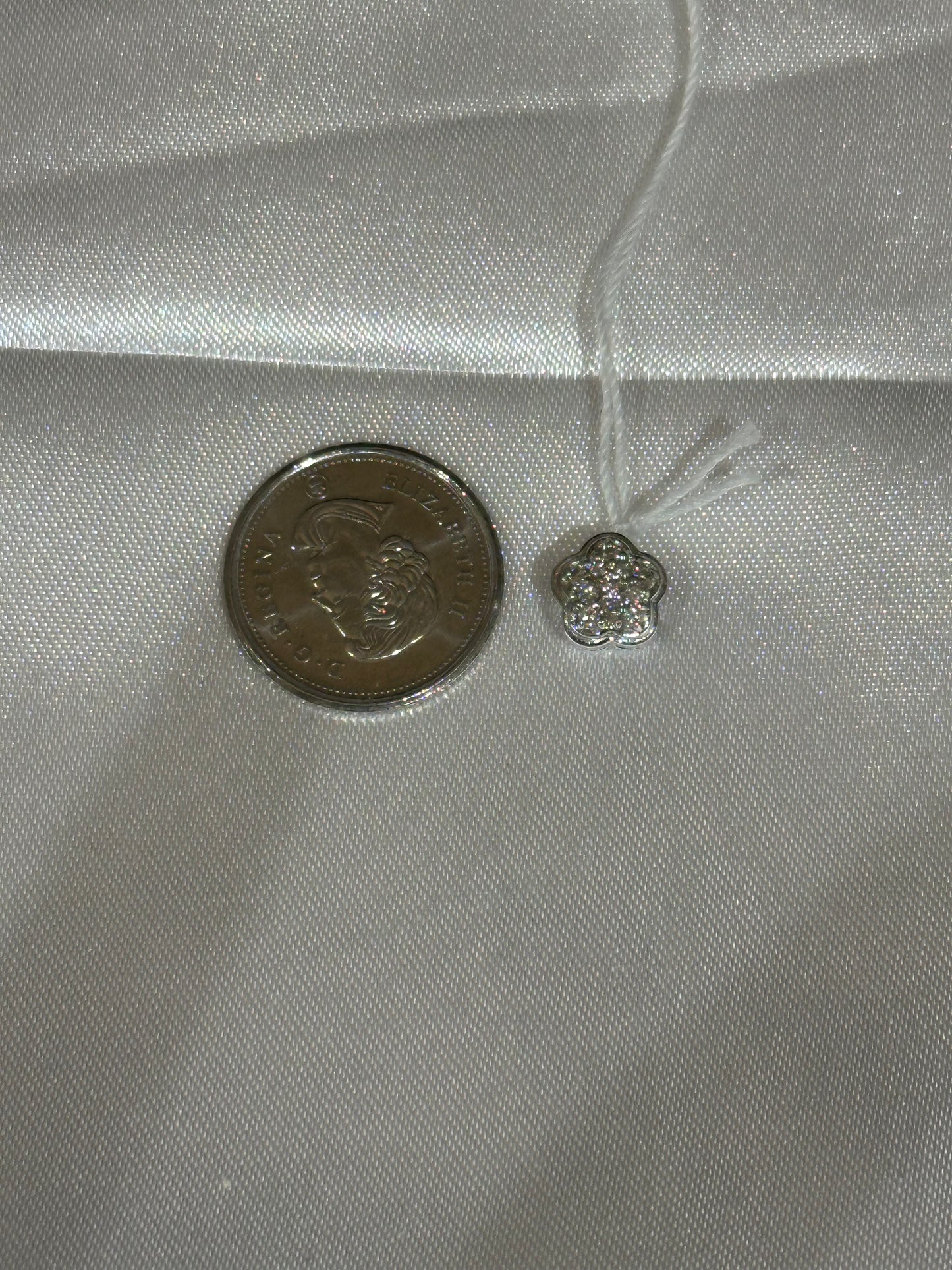 18k gold Dainty Flower Diamond Pendant