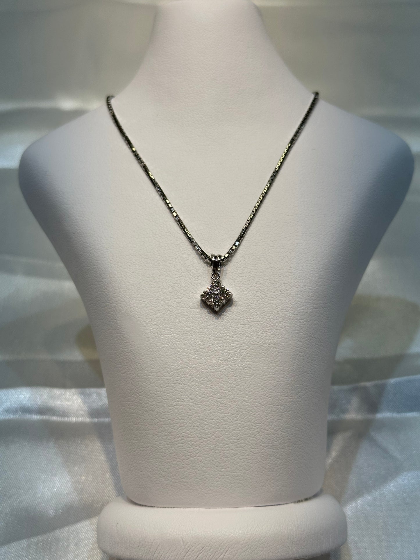 18k Four Diamond Pendent