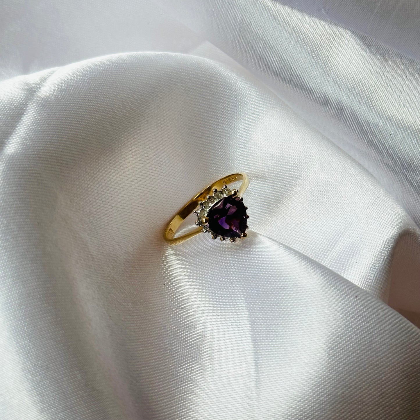 14k Purple Heart Ring - Size 6 1/2