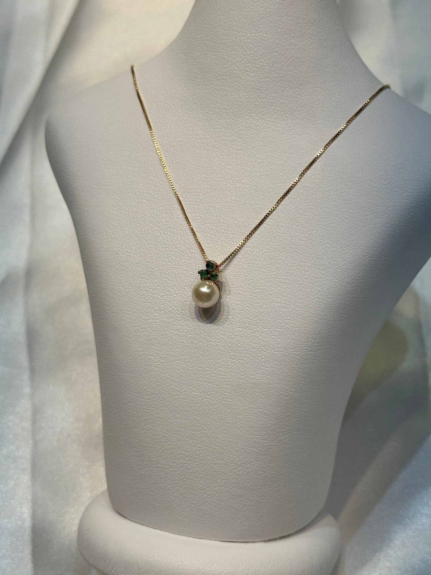 14k dainty Emerald and Pearl Pendant