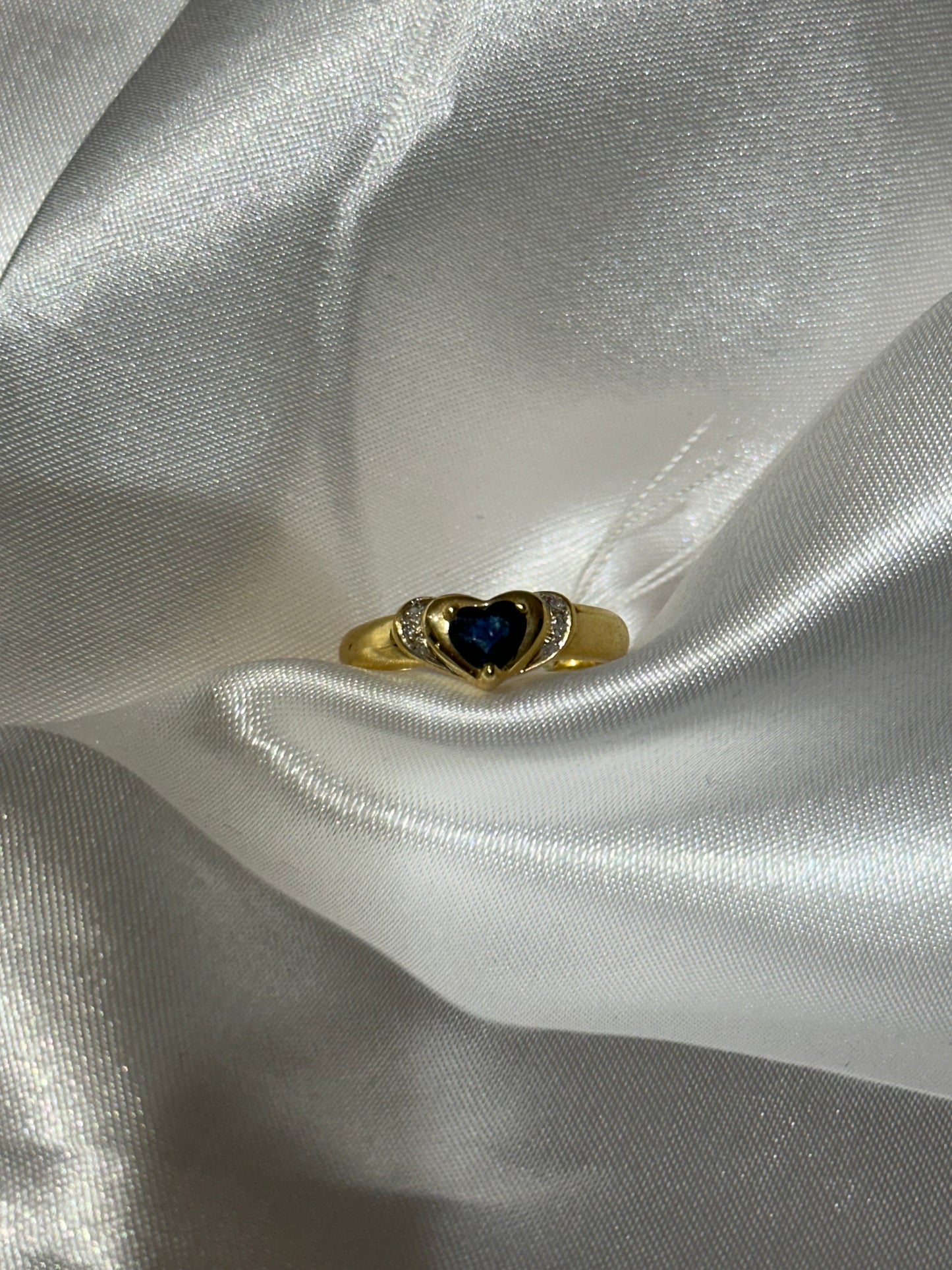 14k gold sapphire heart ring - Size 7