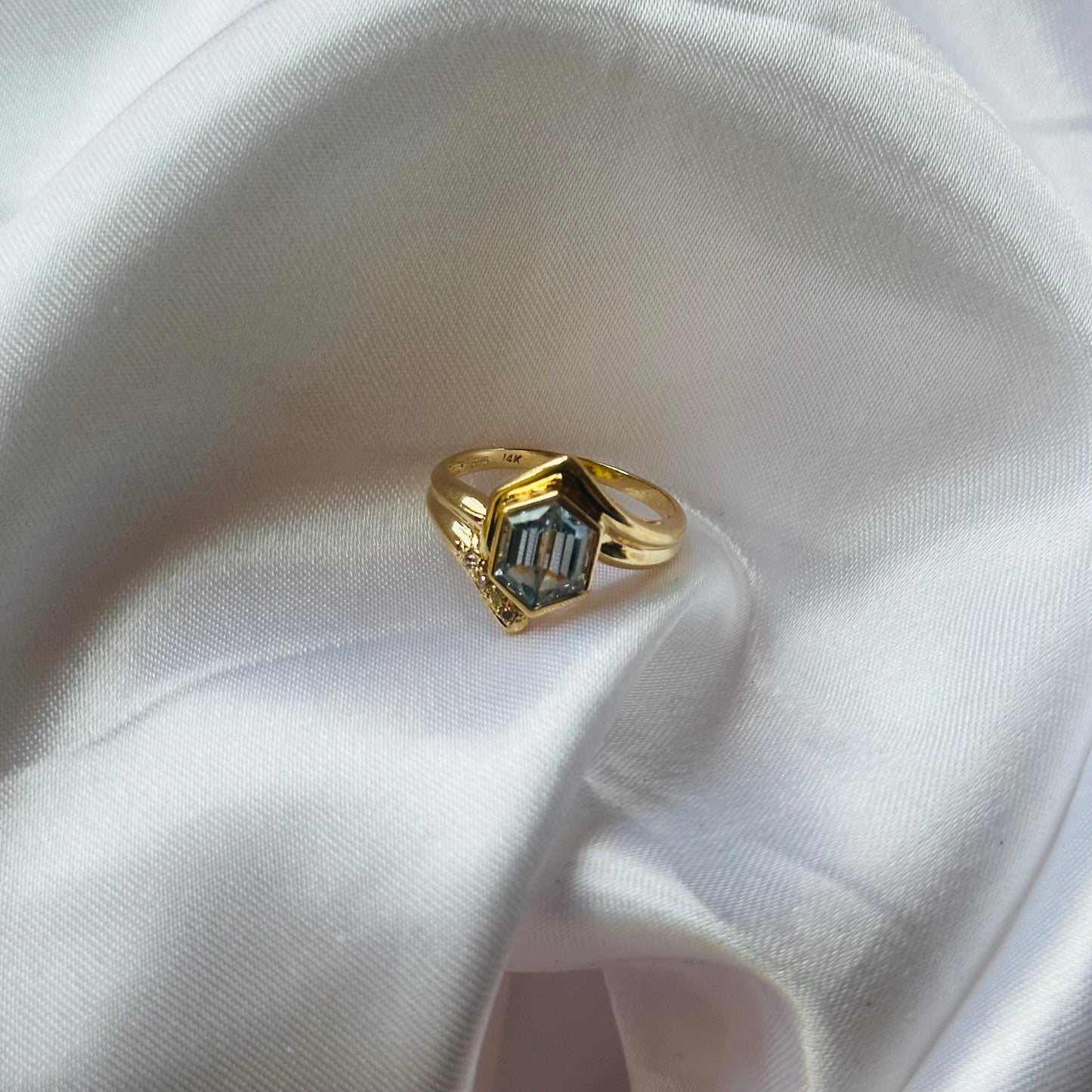 14k Alexis Ring - Size 6 1/4