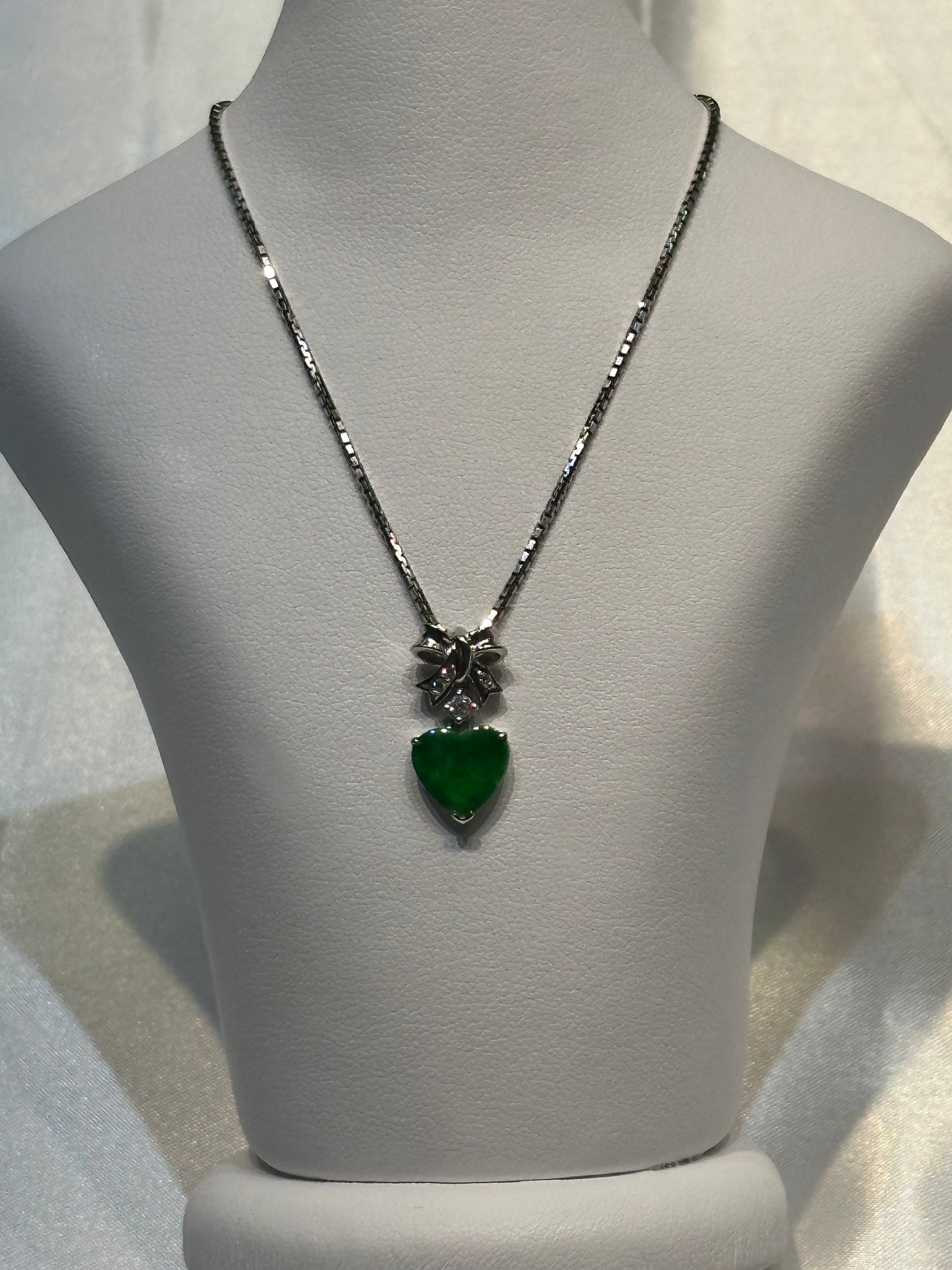18k gold Jade and Diamond Bow Pendant