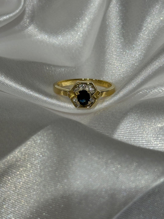 18k gold sapphire and diamond ring - Size 6 1/2
