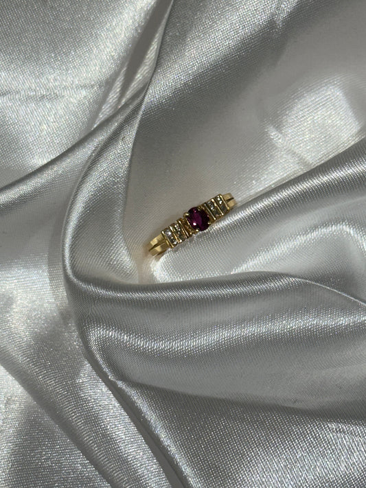 18k gold ruby and diamonds ring - Size 6