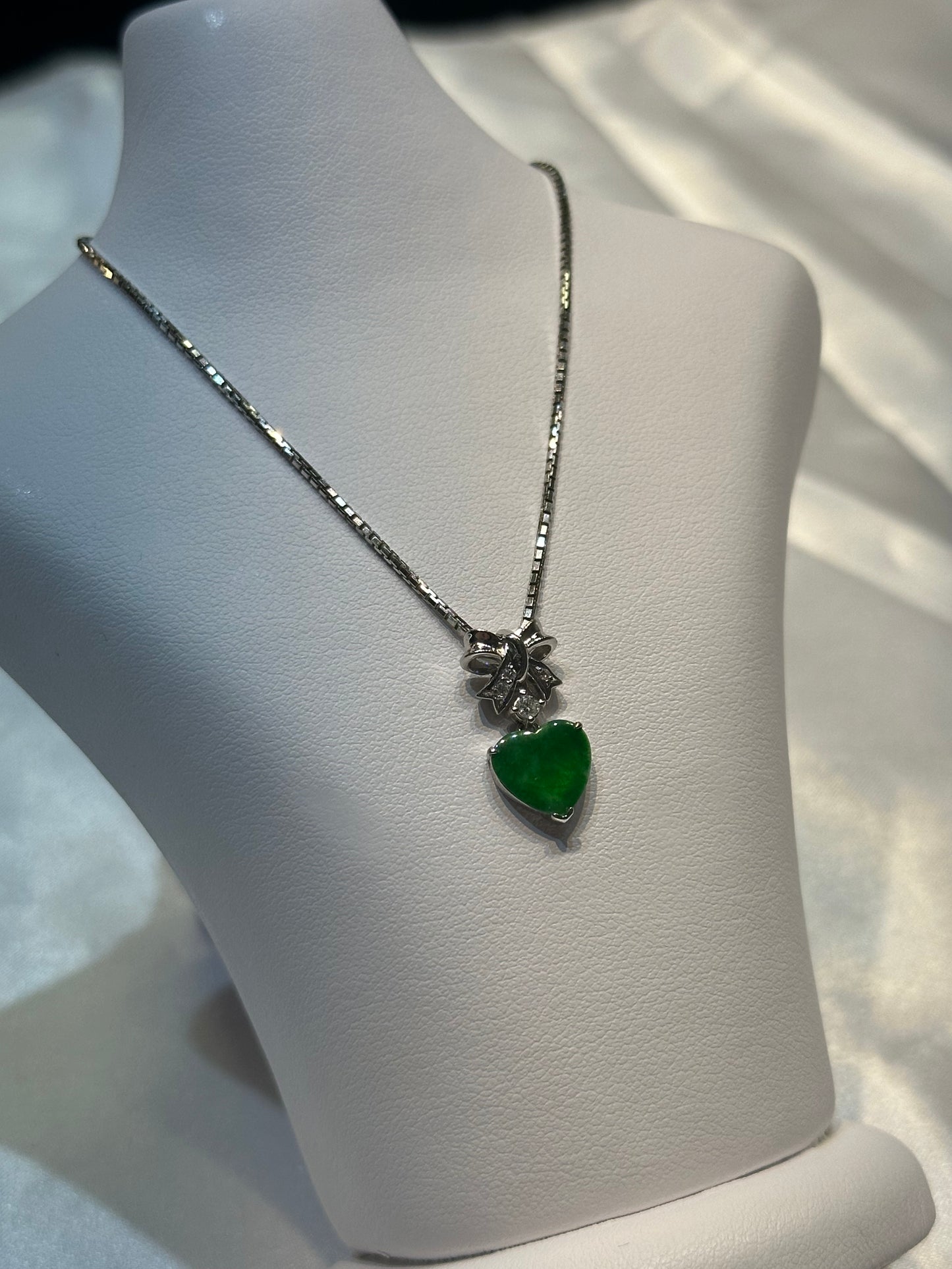 18k gold Jade and Diamond Bow Pendant
