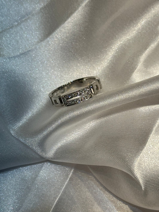 18k gold diamond ring - Size 6 1/2